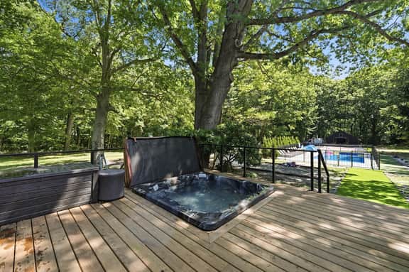 Hideaway - Pickleball Court, Private Pool, Hot Tub, Sleeps 25!