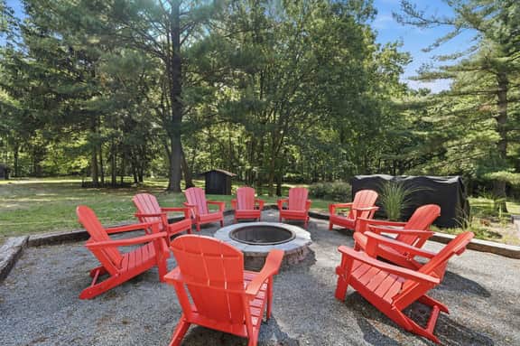 Hideaway - Pickleball Court, Private Pool, Hot Tub, Sleeps 25!